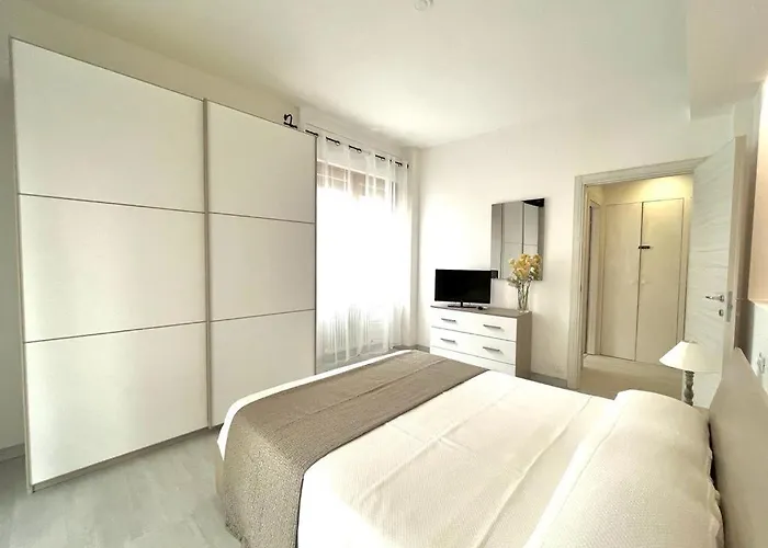 Graffiti Apartment *