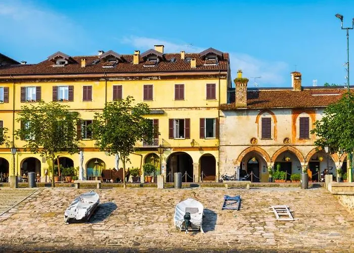 Graffiti Apartment *